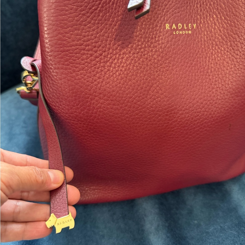 Radley London Burgundy Leather Dukes Place Medium Compartment Bucket Bag - Picture 2 of 10